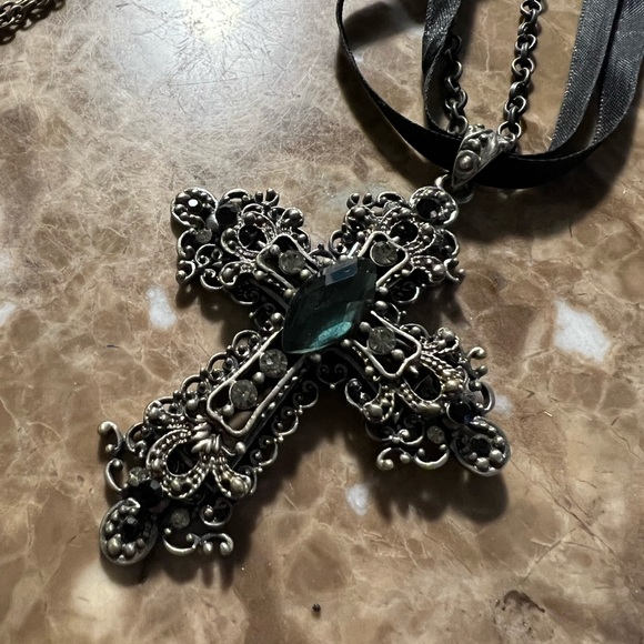 Cross necklace bundle - Picture 5 of 6